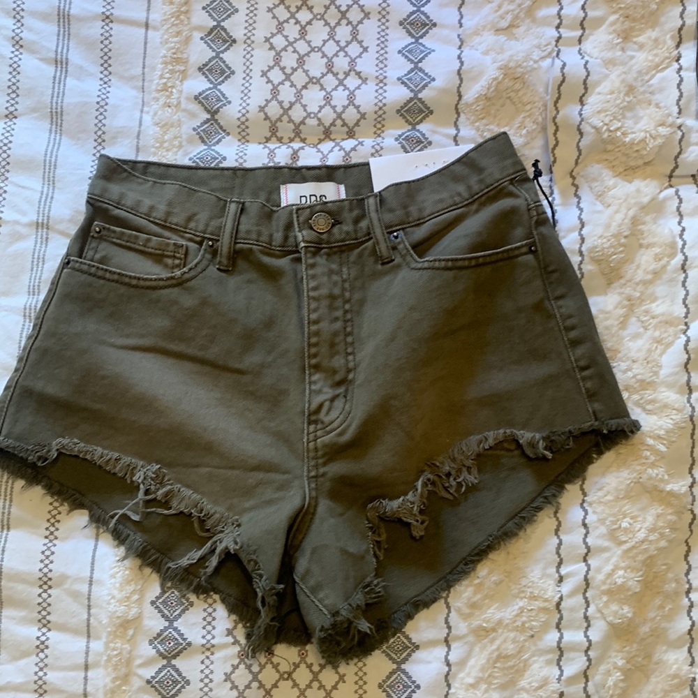 BDG shorts olive